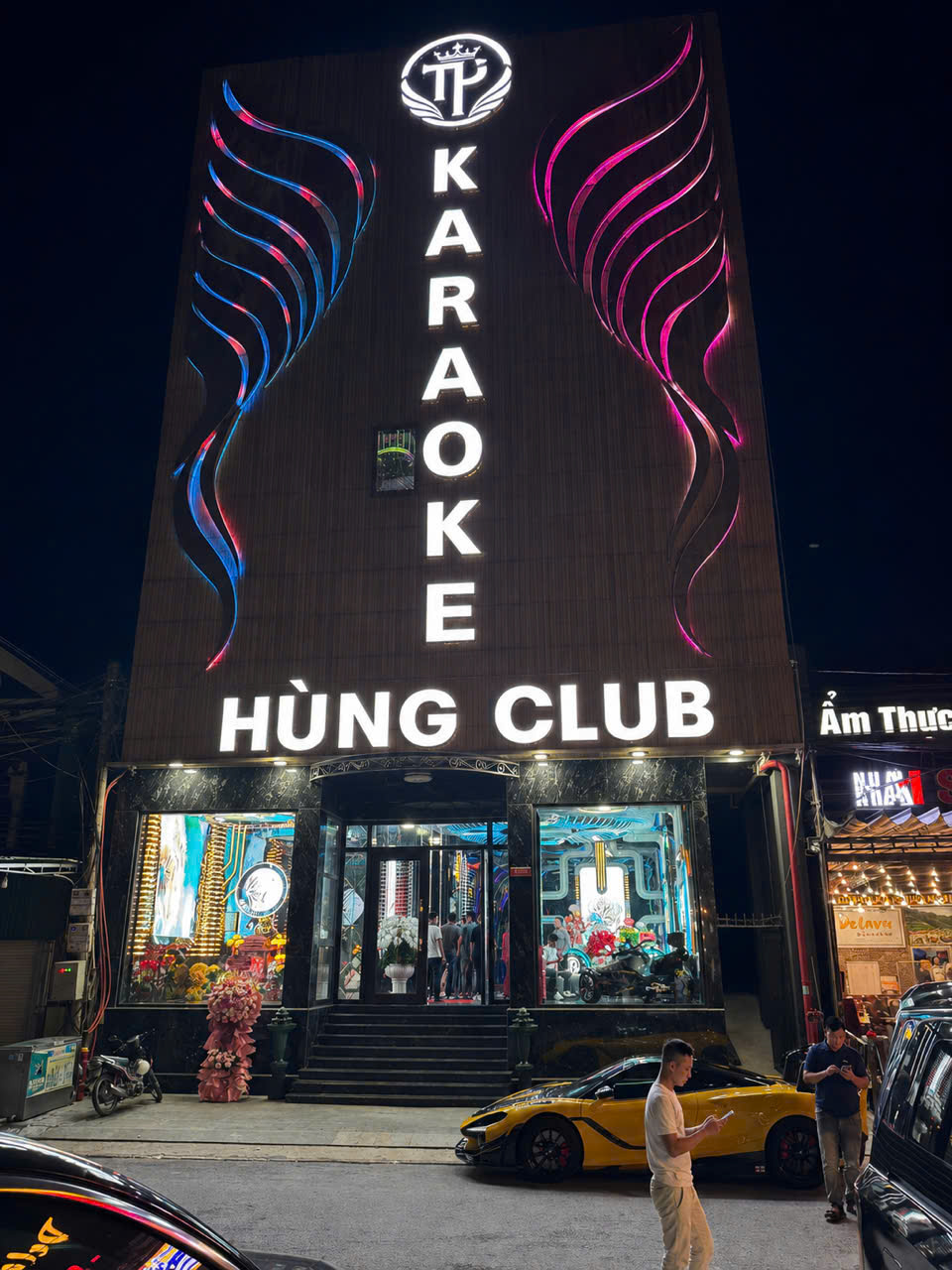Karaoke Hùng Club
